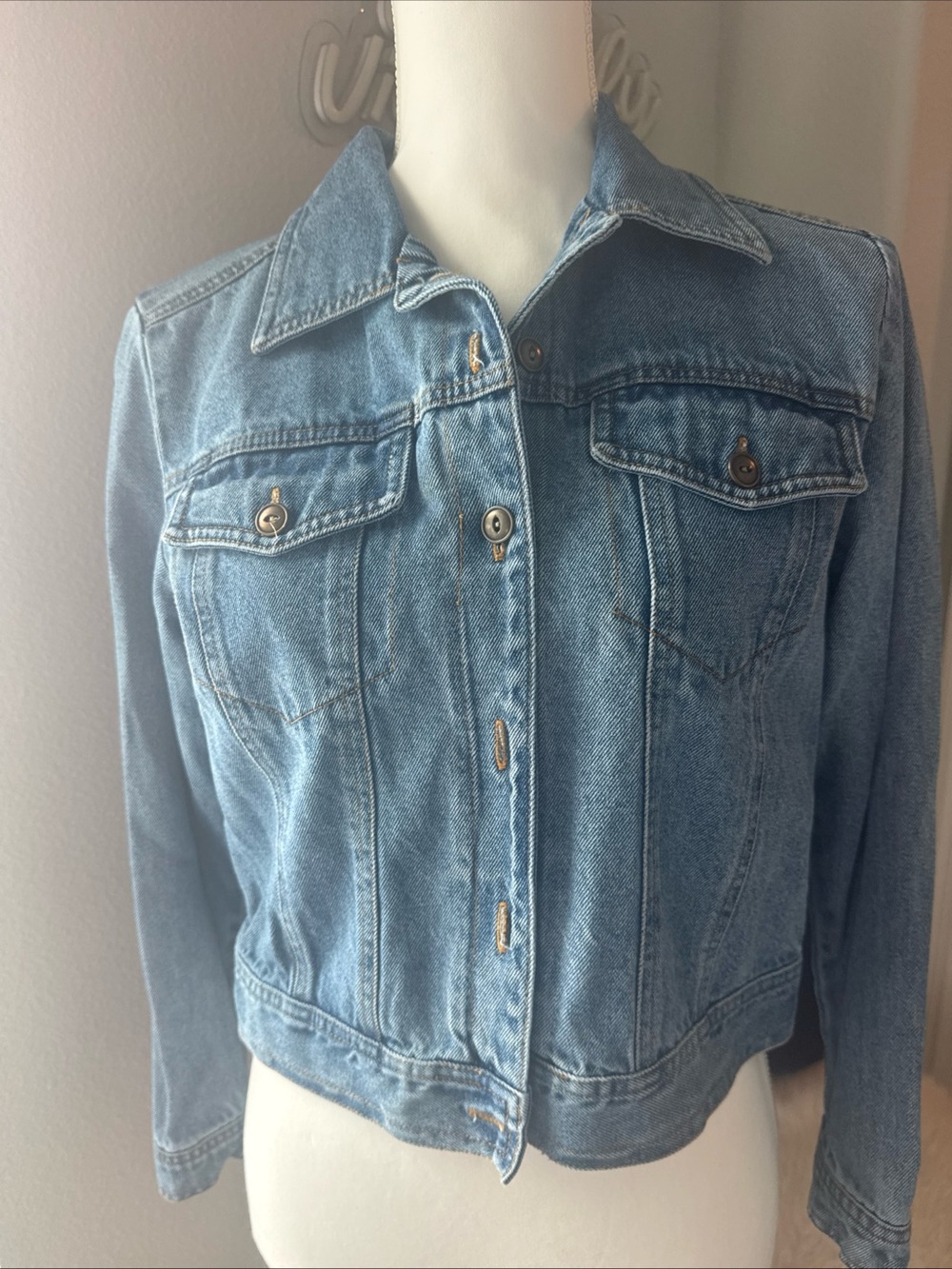 Women's Light Blue Denim Jean Jacket - Classic Casual Style